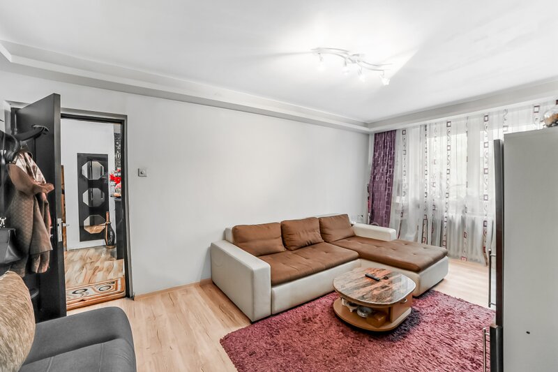 Fizicienilor 4 camere parter, Bloc 1986