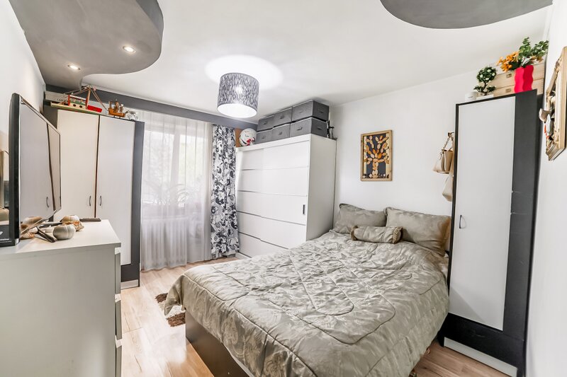 Fizicienilor 4 camere parter, Bloc 1986