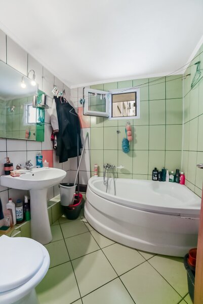 Fizicienilor 4 camere parter, Bloc 1986